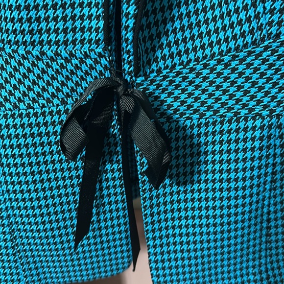 PERCEPTIONS ladies blazer. size 10. From has a ribbon tie. - Picture 3 of 7